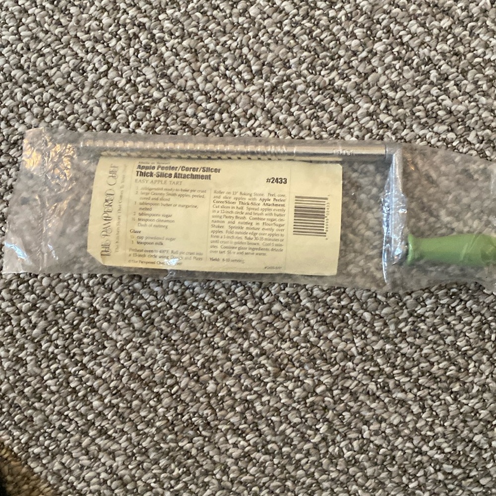CLOSET CLEANOUT!! NEW!! Pampered Chef Apple/Peeler/Corer/Slicer Attachment #2433